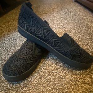 Rue21 etc! Love - Black Shoe - Size Small (6/7)